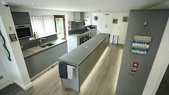 Garden-view Holiday Home in Plymouth With Sauna