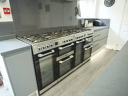 Garden-view Holiday Home in Plymouth With Sauna