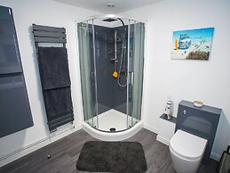 Garden-view Holiday Home in Plymouth With Sauna