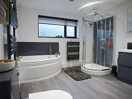 Garden-view Holiday Home in Plymouth With Sauna