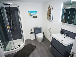 Garden-view Holiday Home in Plymouth With Sauna