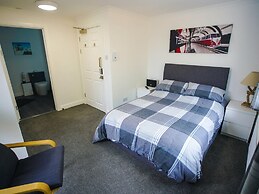 Garden-view Holiday Home in Plymouth With Sauna