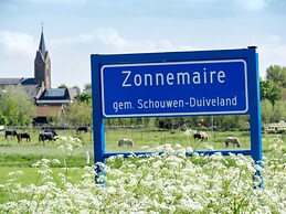 Quaint Holiday Home in Zonnemaire With Roofed Terrace