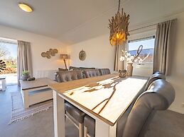 Comfortable Chalet With Microwave, Near Efteling