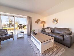 Comfortable Chalet With Microwave, Near Efteling