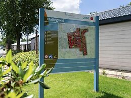 Comfortable Chalet With Microwave, Near Efteling