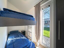 Comfortable Chalet With Microwave, Near Efteling