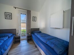 Comfortable Chalet With Microwave, Near Efteling