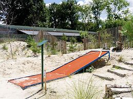 Comfortable Chalet With Microwave, Near Efteling