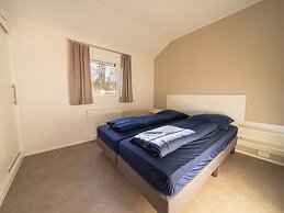 Comfortable Chalet With Microwave, Near Efteling