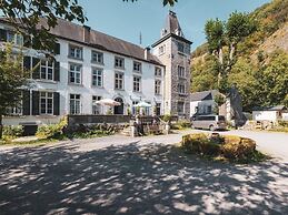 Cozy Studio in a 16th Century Castle