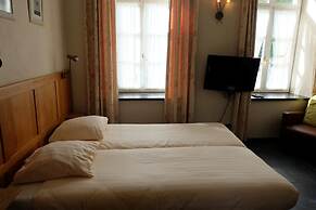 Cozy Studio in a 16th Century Castle