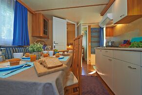 Belvilla by OYO Baia Domizia Villaggio Camping E2