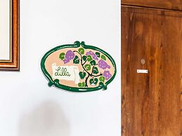 Scenic Farmhouse in Peccioli with Swimming Pool near Lakes