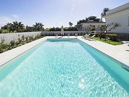 Luxury Villa in Marsala With Pool and Private Garden and Near the Sea