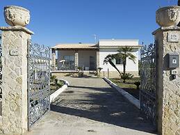Luxury Villa in Marsala With Pool and Private Garden and Near the Sea