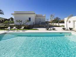Luxury Villa in Marsala With Pool and Private Garden and Near the Sea