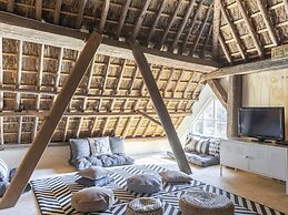 Lush Farmhouse in Groet Close to the sea and Forest