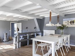 Rustic Farmhouse Retreat in Groet
