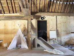 Rustic Farmhouse Retreat in Groet