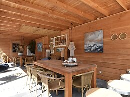 Rustic Farmhouse Retreat in Groet