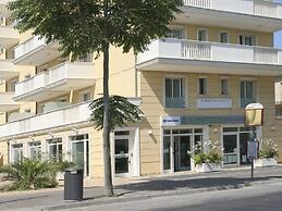 Residence Apartment Near the Beach