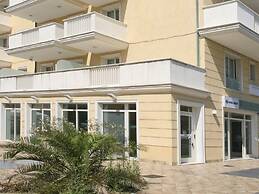 Residence Apartment Near the Beach