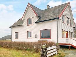 10 Person Holiday Home in Brekke