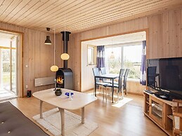 Tranquil Nature Escape-by Traum