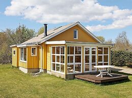 Tranquil Nature Escape-by Traum
