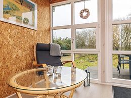 Tranquil Nature Escape-by Traum