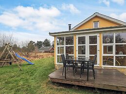 Tranquil Nature Escape-by Traum