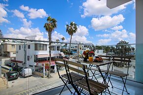 Phaedrus Living Seaside Luxury Flat Athina 108