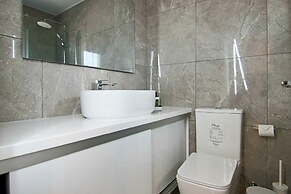 Phaedrus Living Seaside Luxury Flat Athina 108