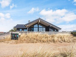 Holiday Home in Henne