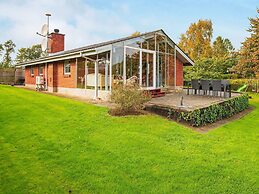 Tranquil Retreat in Hejlsminde-by Traum