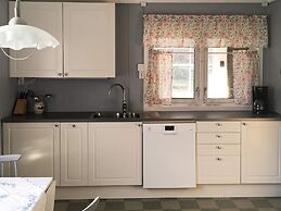 6 Person Holiday Home in Storsteinnes