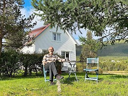 6 Person Holiday Home in Storsteinnes