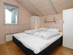 6 Person Holiday Home in Vaeggerlose