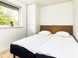 Spacious Retreat in Marielyst-by Traum