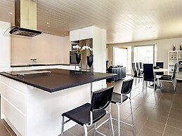 Spacious Retreat in Marielyst-by Traum