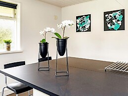 Spacious Retreat in Marielyst-by Traum