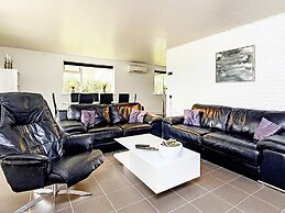 Spacious Retreat in Marielyst-by Traum