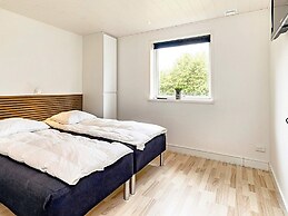 Spacious Retreat in Marielyst-by Traum