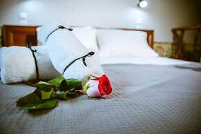 Ellafos Traditional Living