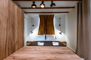 Ellafos Traditional Living