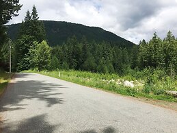 02gs - Hot Tub - Wifi - D/w - W/d - Sleeps 8 2 Bedroom Home by RedAwni