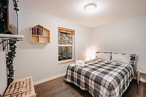 02gs - Hot Tub - Wifi - D/w - W/d - Sleeps 8 2 Bedroom Home by RedAwni