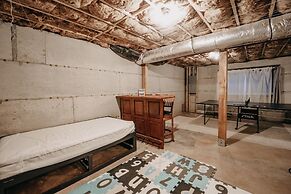 02gs - Hot Tub - Wifi - D/w - W/d - Sleeps 8 2 Bedroom Home by RedAwni