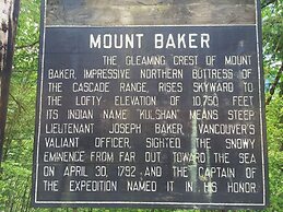 02gs - Hot Tub - Wifi - D/w - W/d - Sleeps 8 2 Bedroom Home by RedAwni